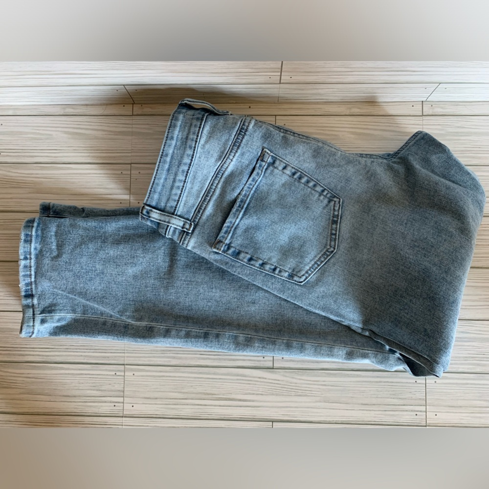 M jeans by Maurice’s regular high rise slim straight ankle jeans
